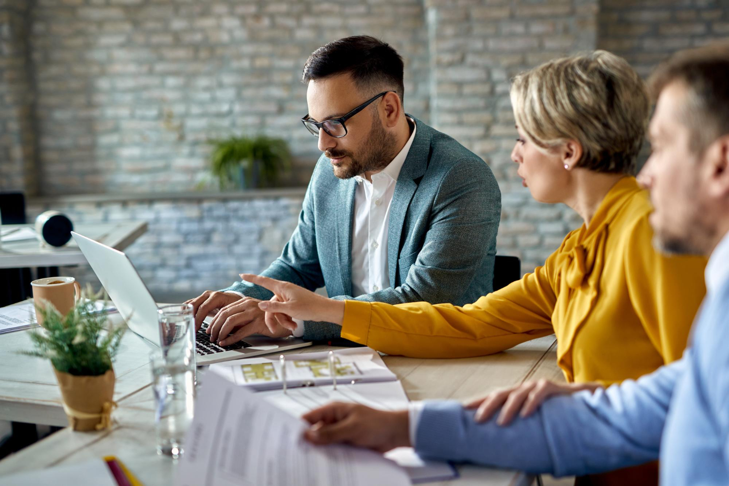 Agents collaborating on a project