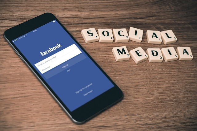 Using Facebook to recruit real estate agents