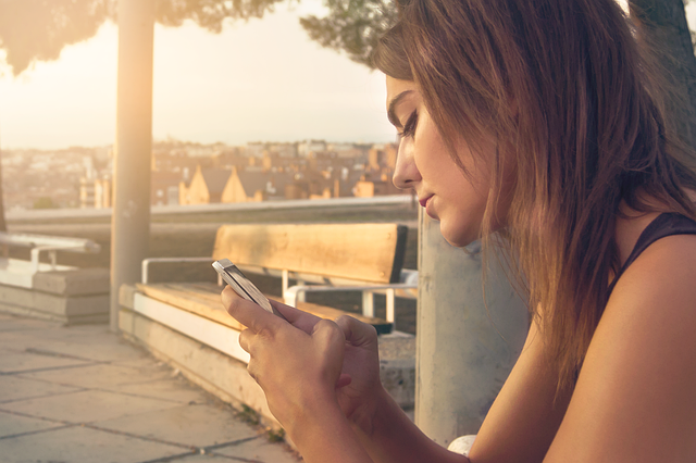 fewer agents delete texts